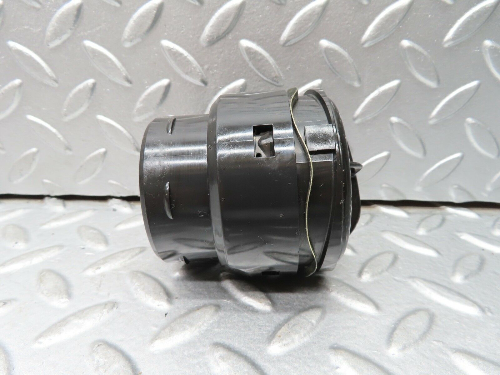 20589 Mercedes-Benz R107 450SL Dashboard  Air Vent