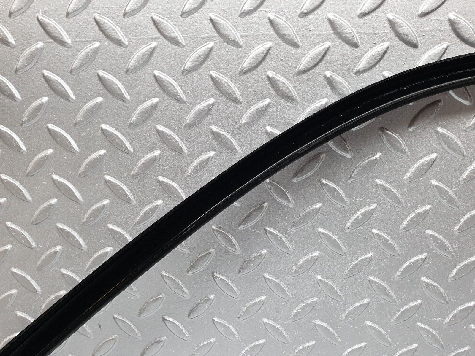 42086 Mercedes-Benz W202 C200 Rear Right Door Window Frame Trim 2273502271