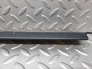 41805 Mercedes-Benz W202 C200 Front Left Door Centre Moulding Trim 2026909362