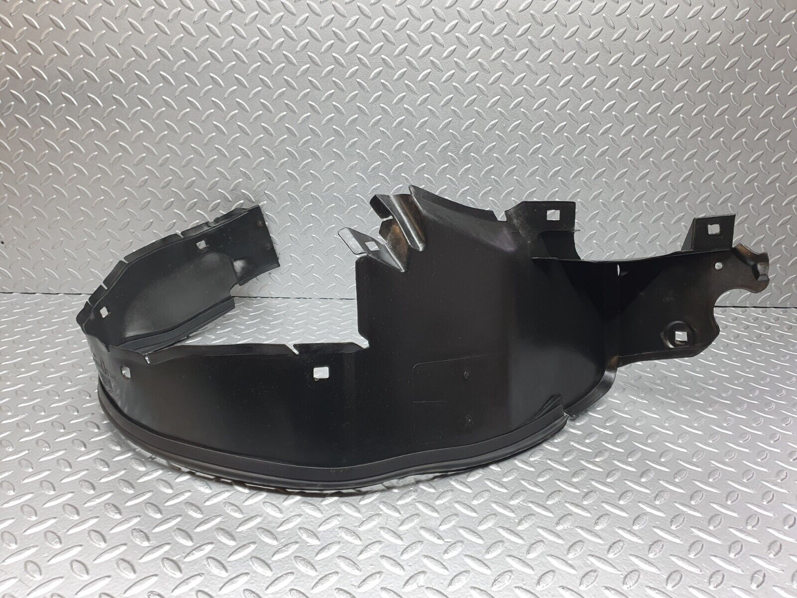 41931 Mercedes-Benz W202 C200 Front Left Inner Fender Wing Splash Guard 2026980130