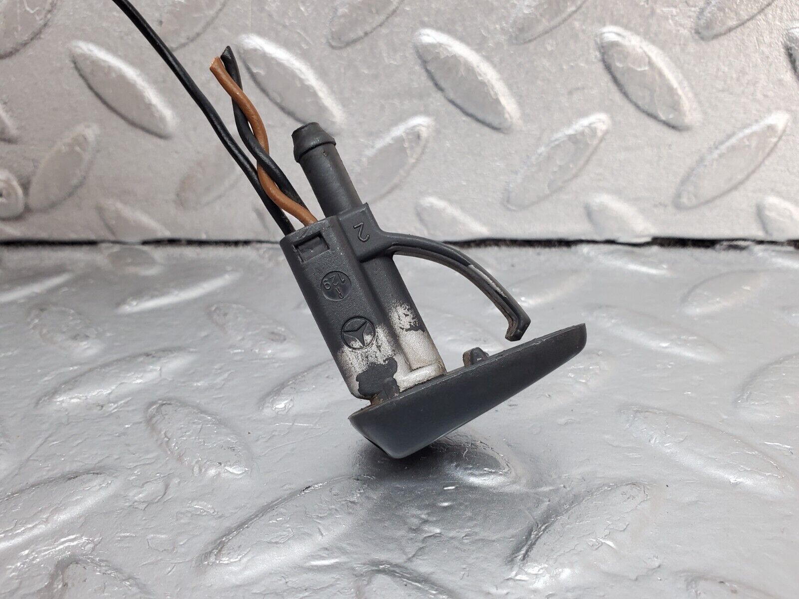 45232 Mercedes-Benz R129 300SL Coupe Windscreen Washer Nozzle 0155459928