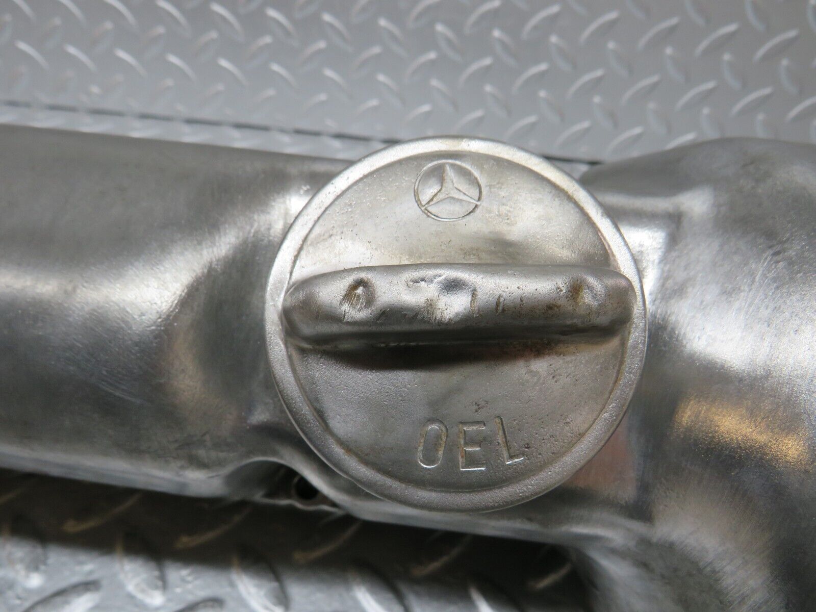 32749 Mercedes-Benz C107 R107 350 V8 Cylinder Head Valve Cover Right Side 1160161905