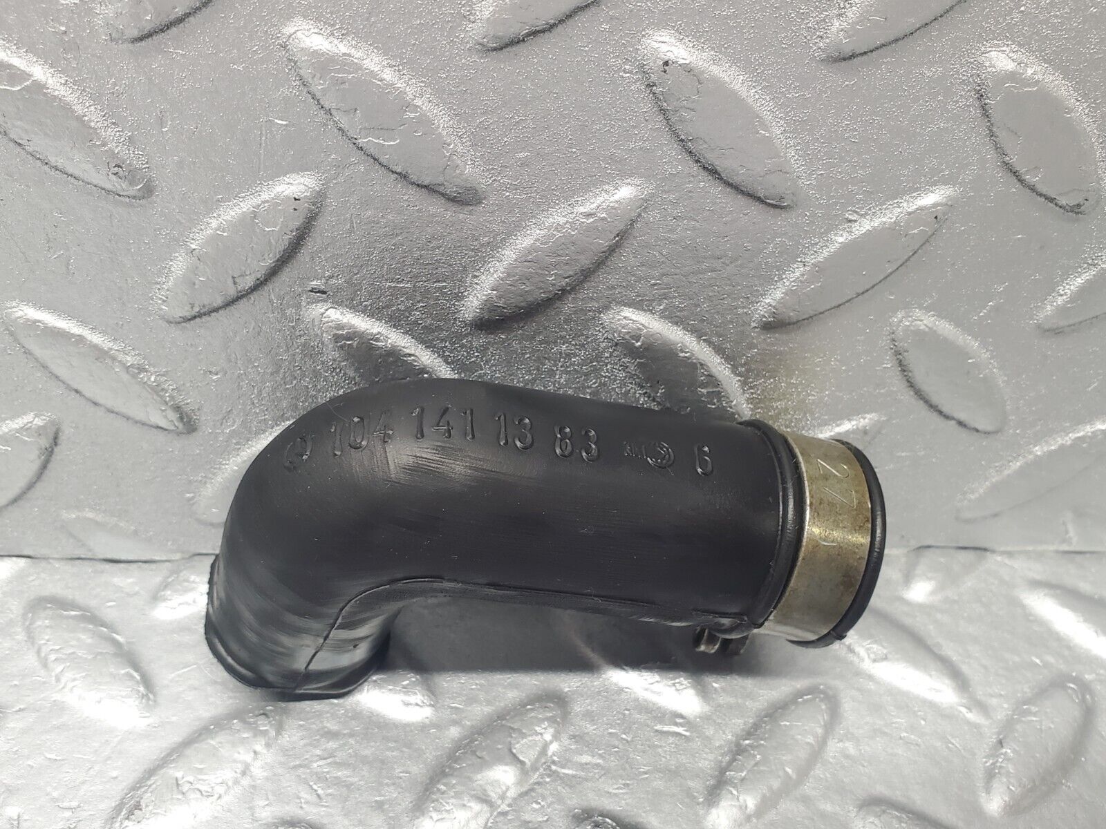 46209 Mercedes-Benz W124 280E Air Pump Hoses 1041411383 1041411283