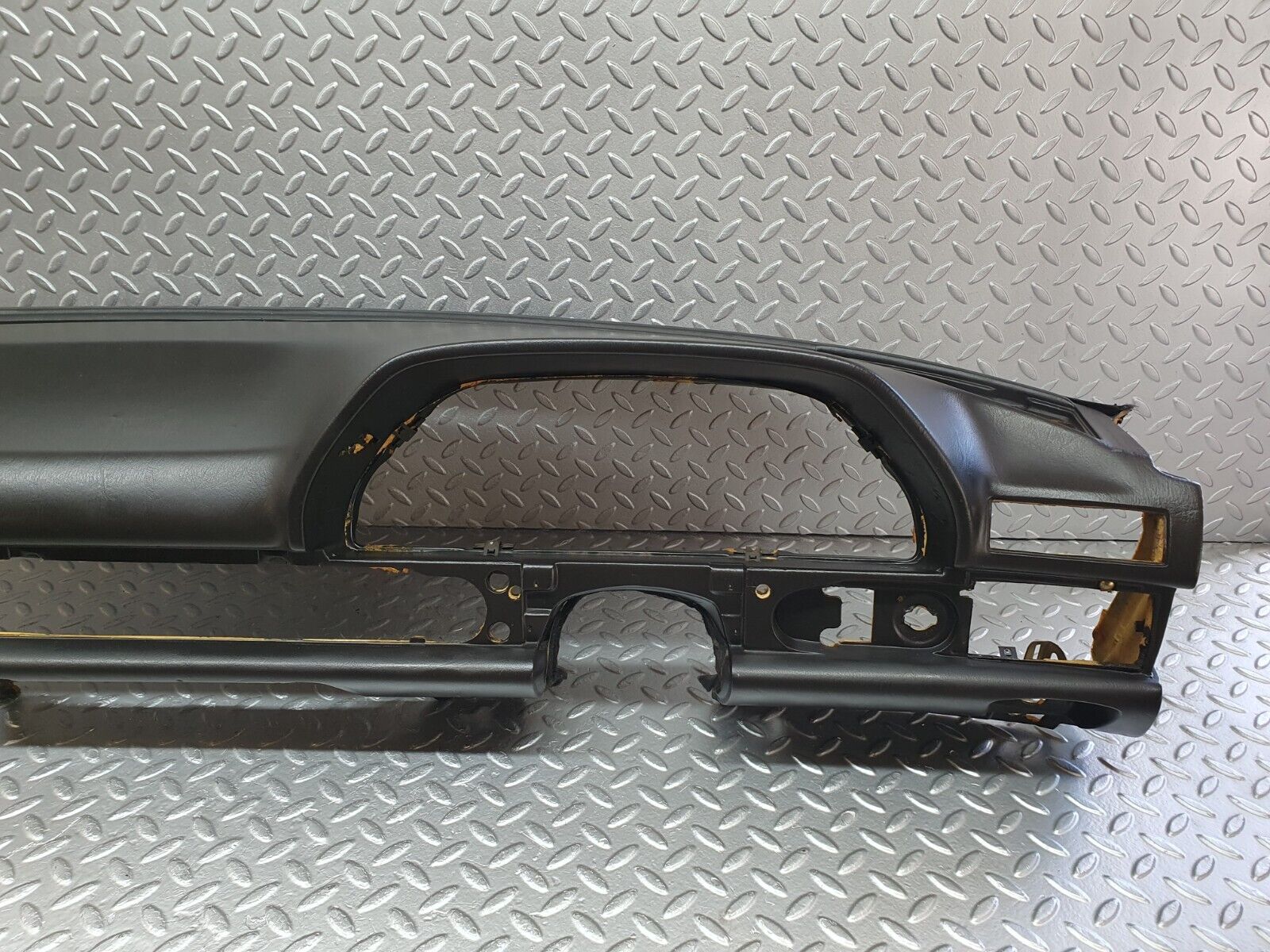 43733 Mercedes-Benz C126 380SEC Coupe Dashboard Black