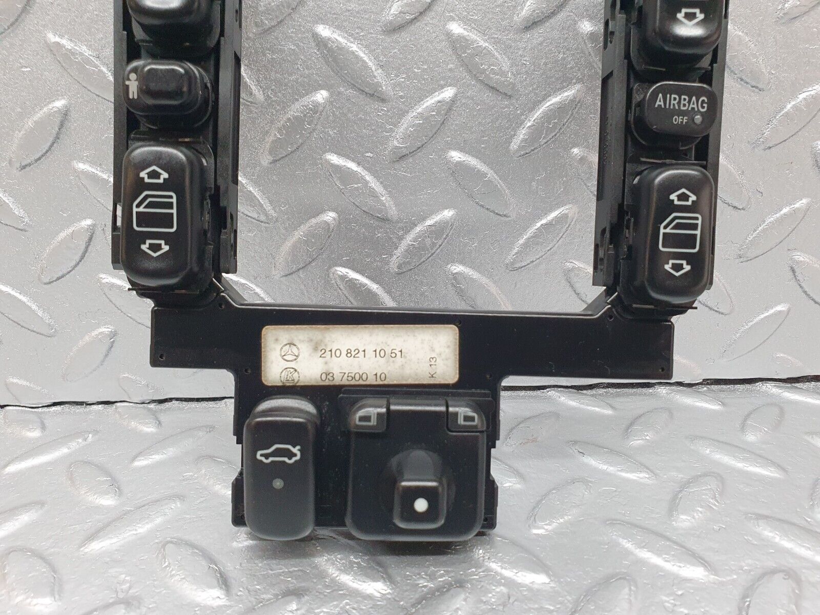 41838 Mercedes-Benz W202 C200 Electric Window Switch Control Unit 2108211051