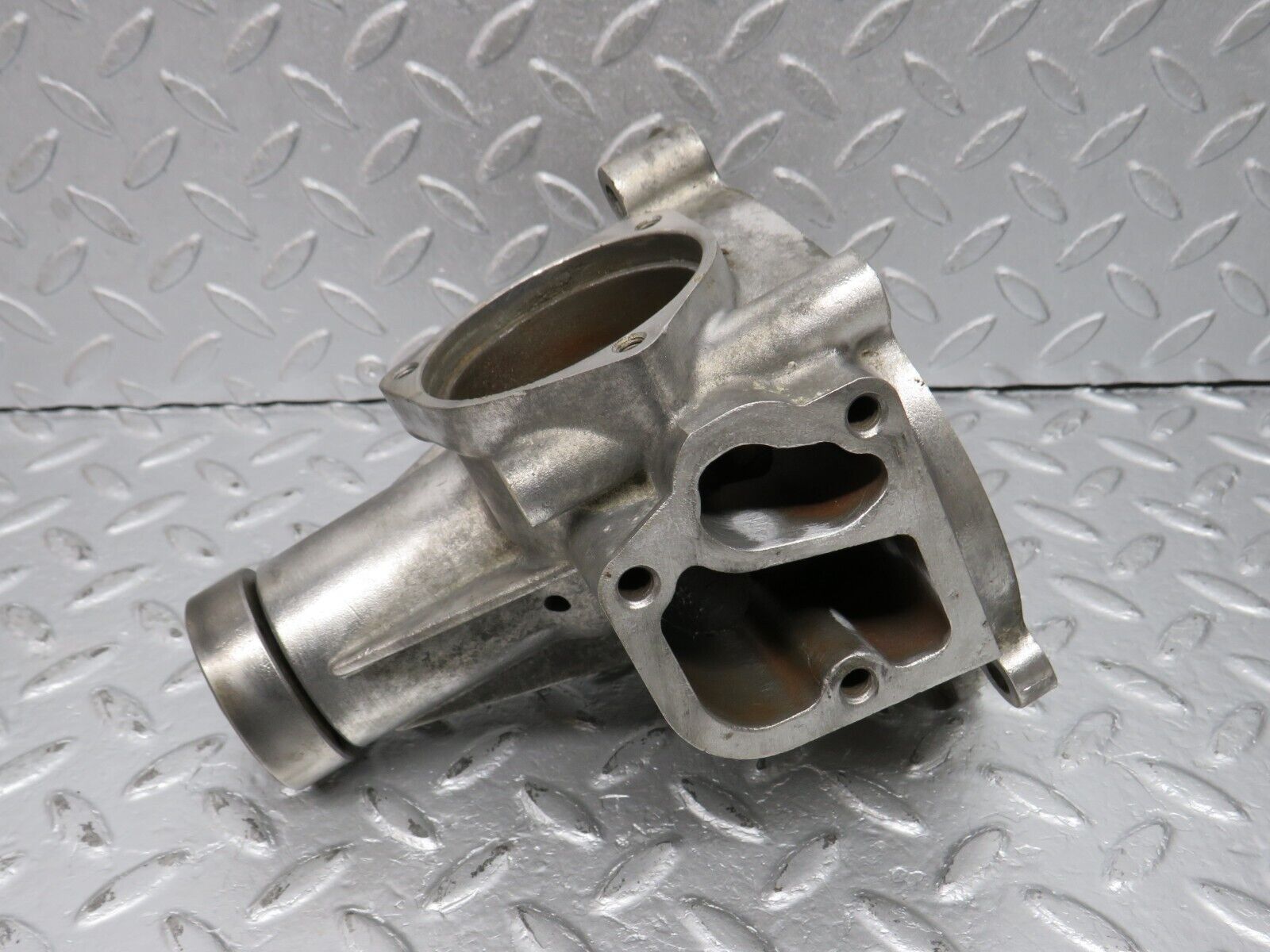 39903 Mercedes-Benz R107 350SL Water Pump