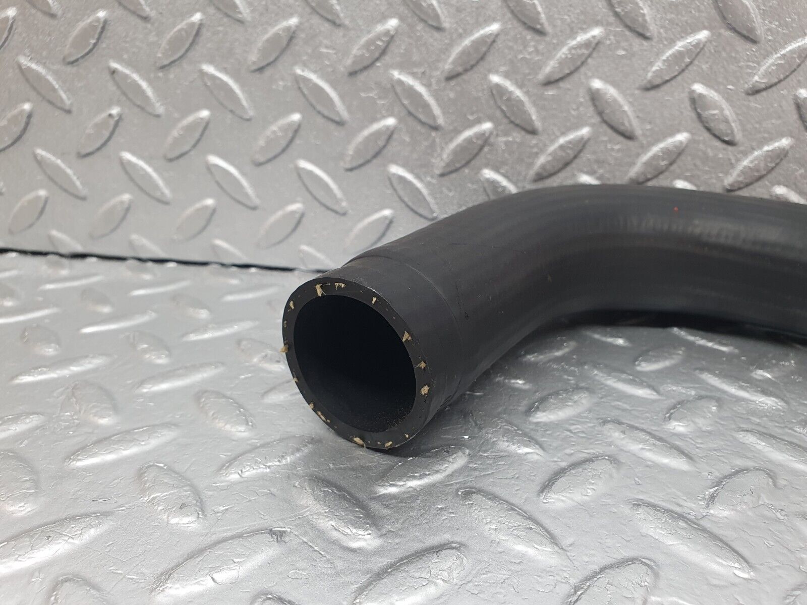 43684 Mercedes-Benz C126 380SEC Coupe Radiator Hose Pipe 1265012582