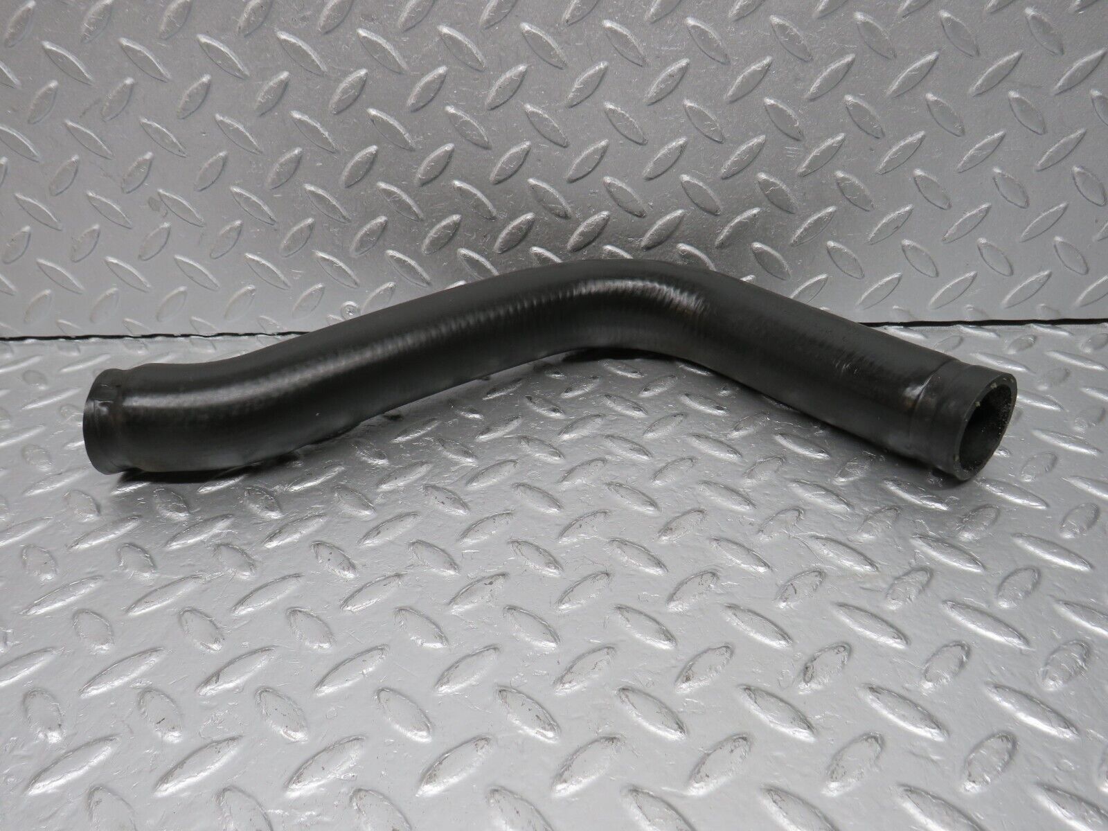 39179 Mercedes-Benz R107 500SL Lower Radiator Hose Pipe 1075011482