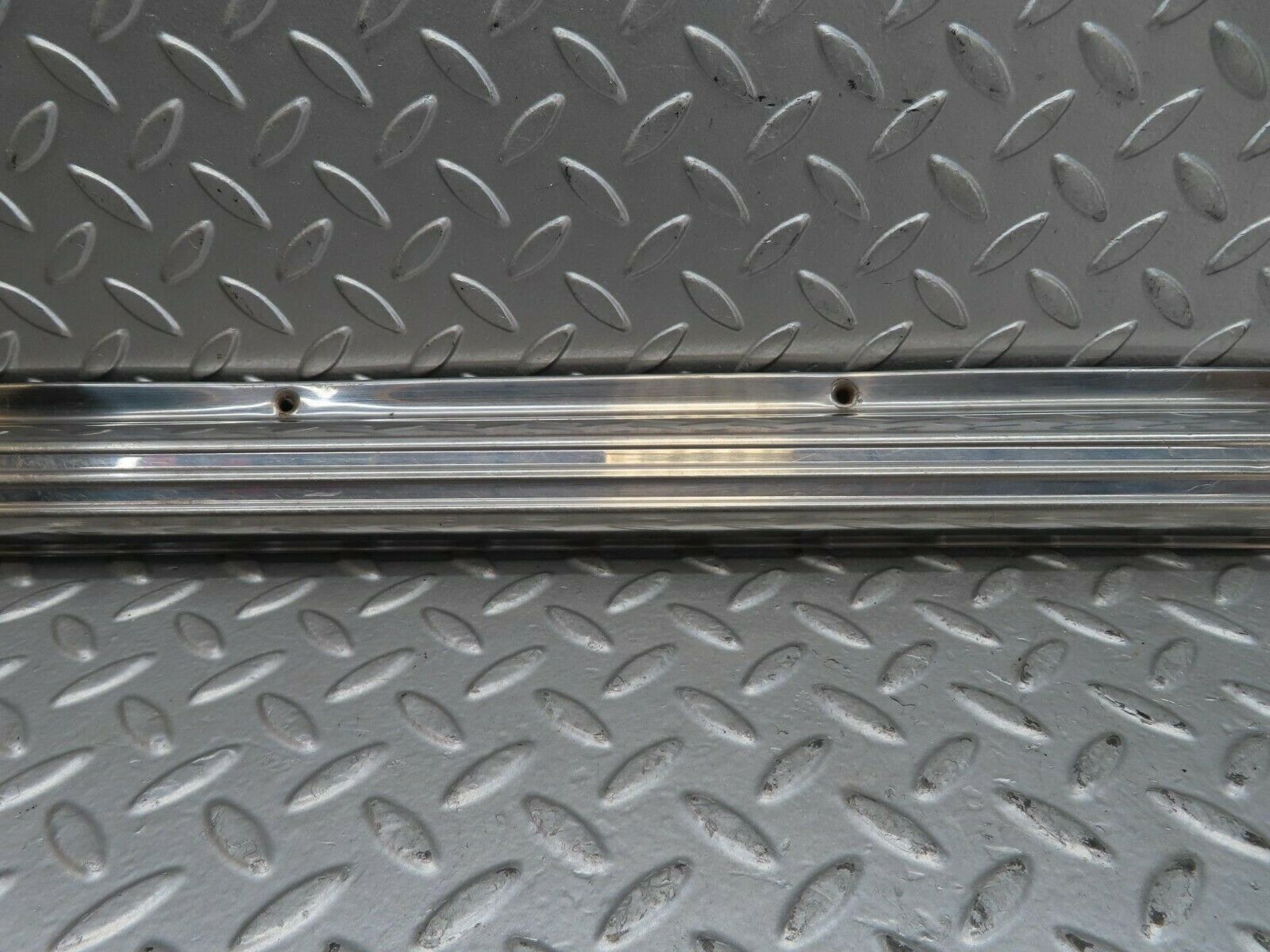 15568 Mercedes-Benz R107 450SL Left Door Sill Chrome