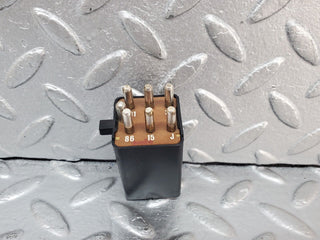 44357 Mercedes-Benz W123 280E Intermittent Wiper Relay 0008210863