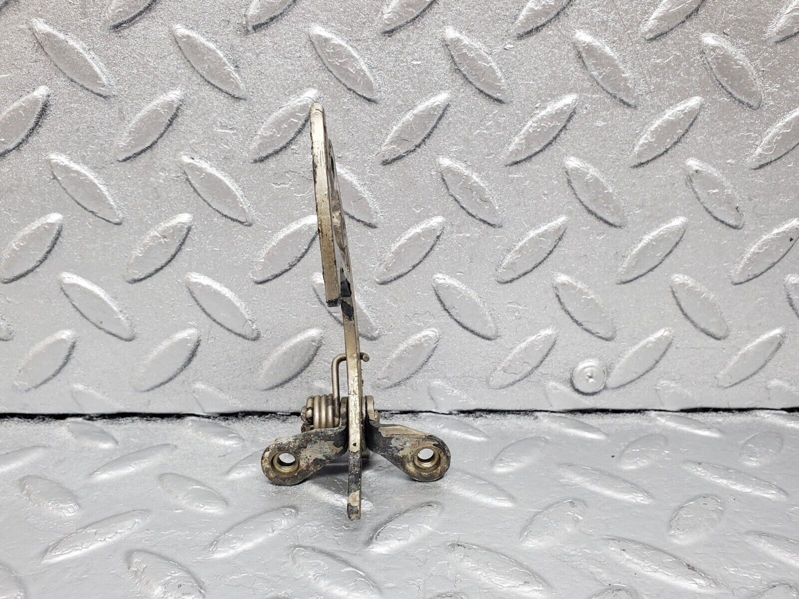 45846 Mercedes-Benz W126 420SE Bonnet Safety Latch