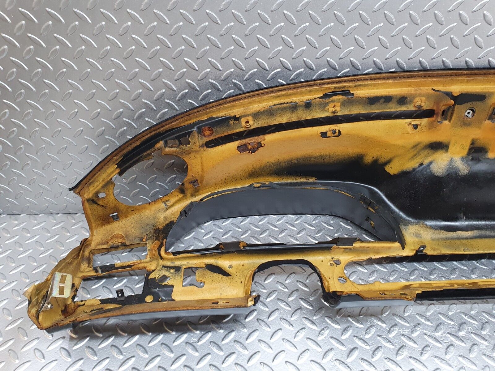 43733 Mercedes-Benz C126 380SEC Coupe Dashboard Black