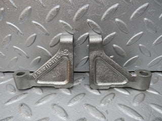 32873 Mercedes-Benz C107 R107 Engine Mount Bracket Pair 1160110895 1160110995