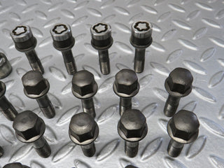37998 Mercedes-Benz A124 Cabriolet Alloy Wheel Lug Bolt Set With Locking Bolts M12x1.5