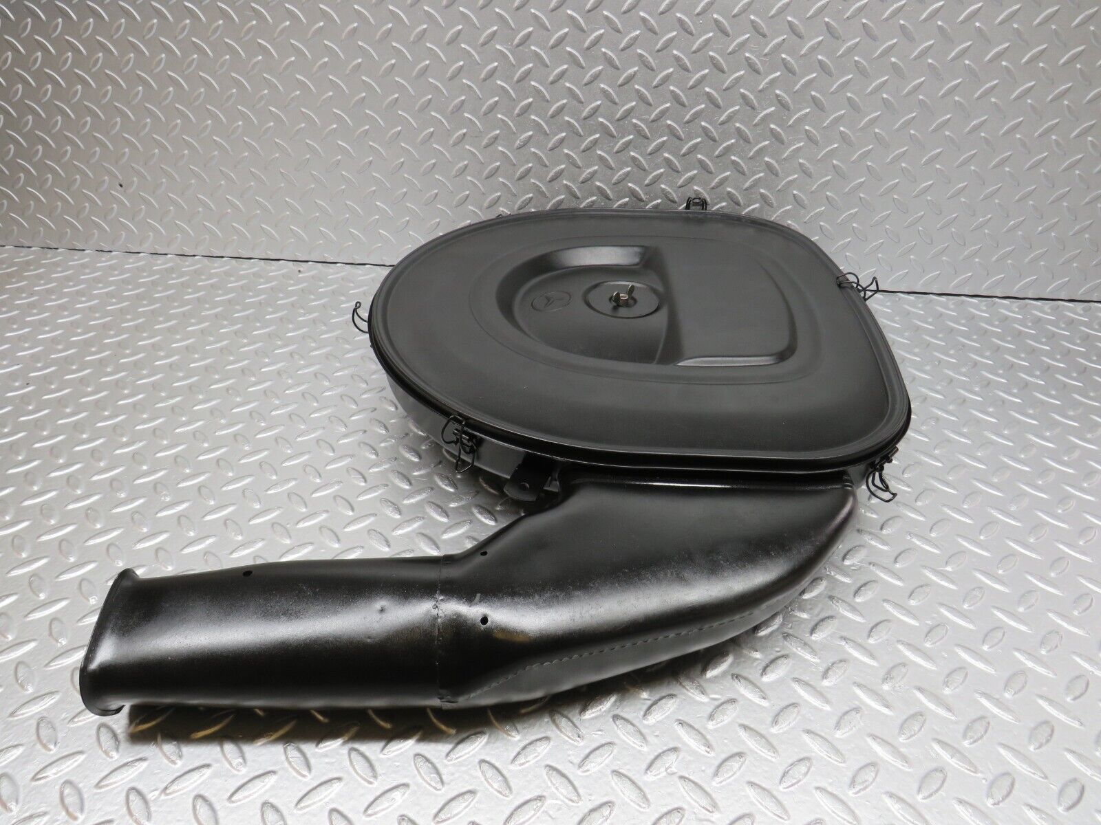 40101 Mercedes-Benz R107 350SL Air Filter Box Housing 0080948902