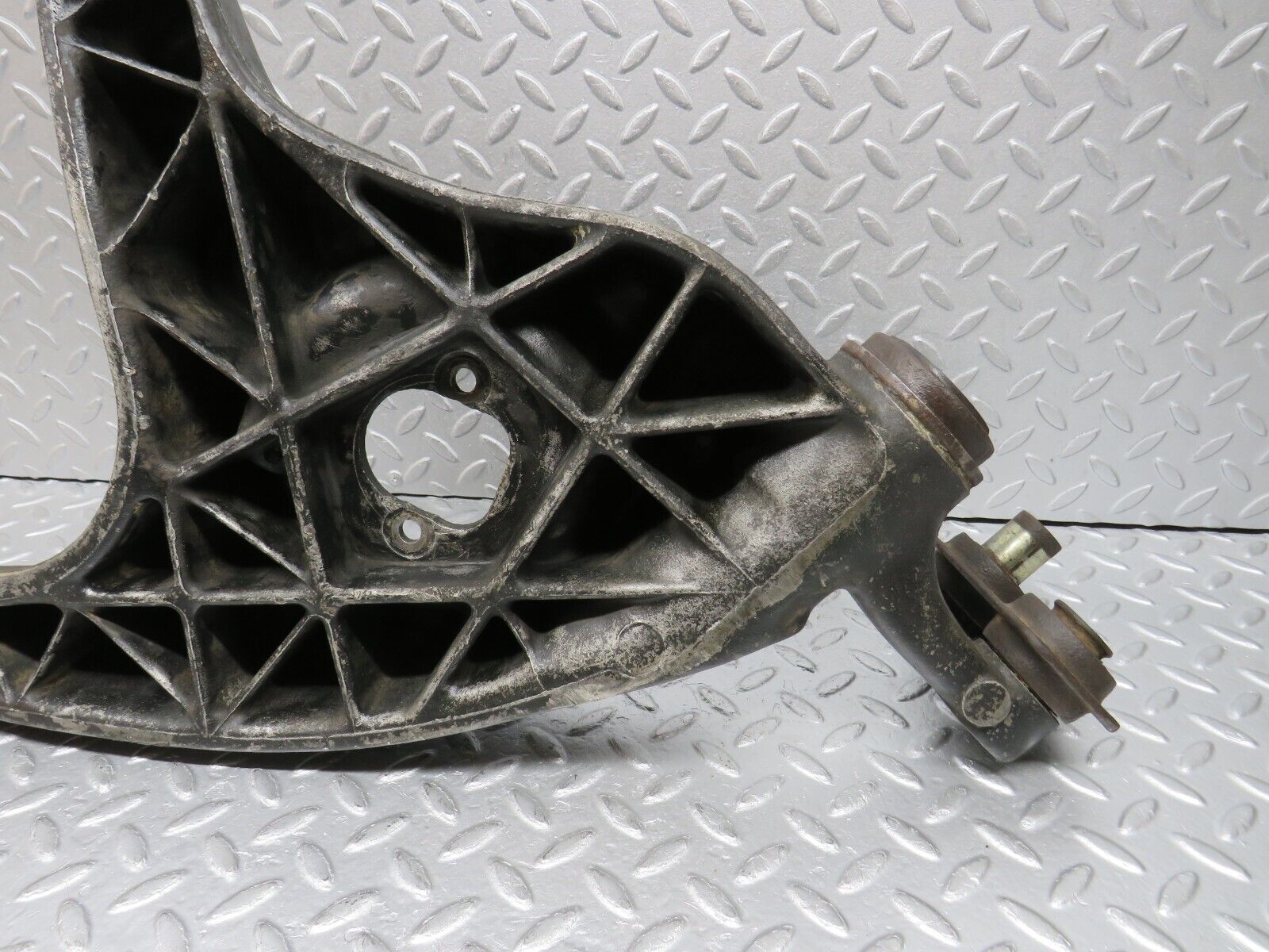 39313 Mercedes-Benz R107 500SL Trailing Arm Control Arm Rear Left 1263520404