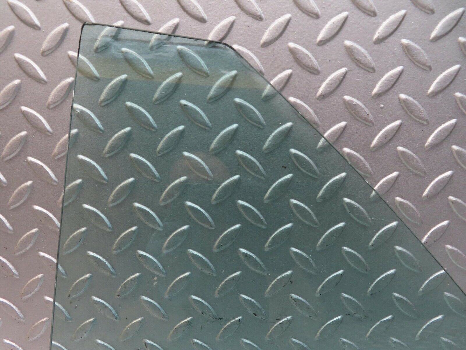 15760 Mercedes-Benz R107 450SL Hardtop Left Quarter Window