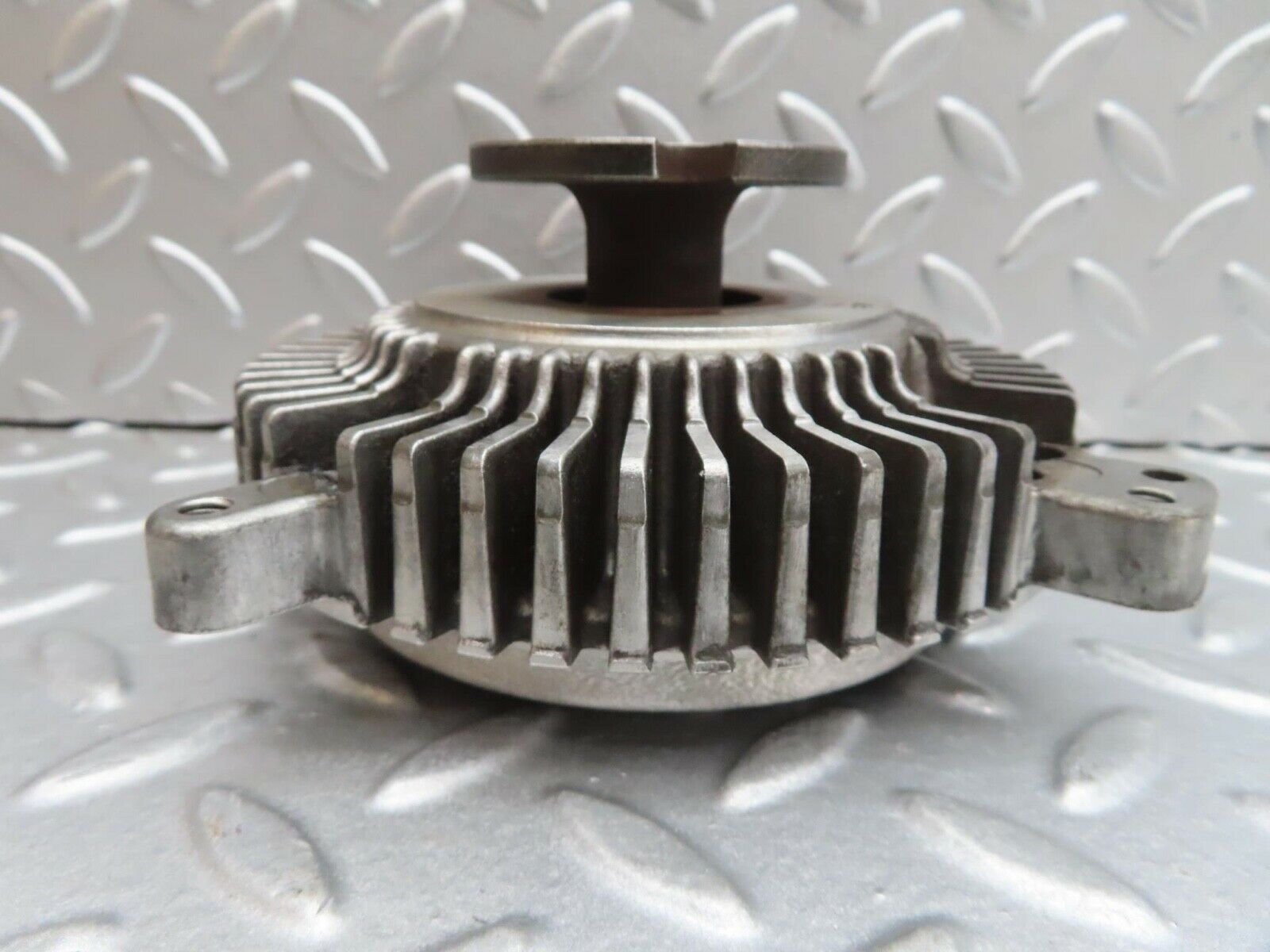 13720 Mercedes-Benz R107 450SL Engine Cooling Fan Clutch 1162000122