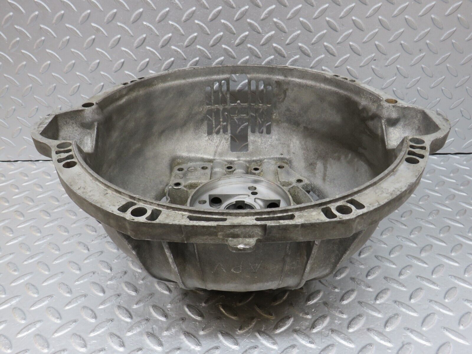 36405 Mercedes-Benz R107 450 Automatic Gearbox Bell Housing 722.002 1162570201