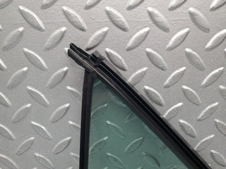 46249 Mercedes-Benz W124 280E Rear Right Quarter Window Glass 1247350624