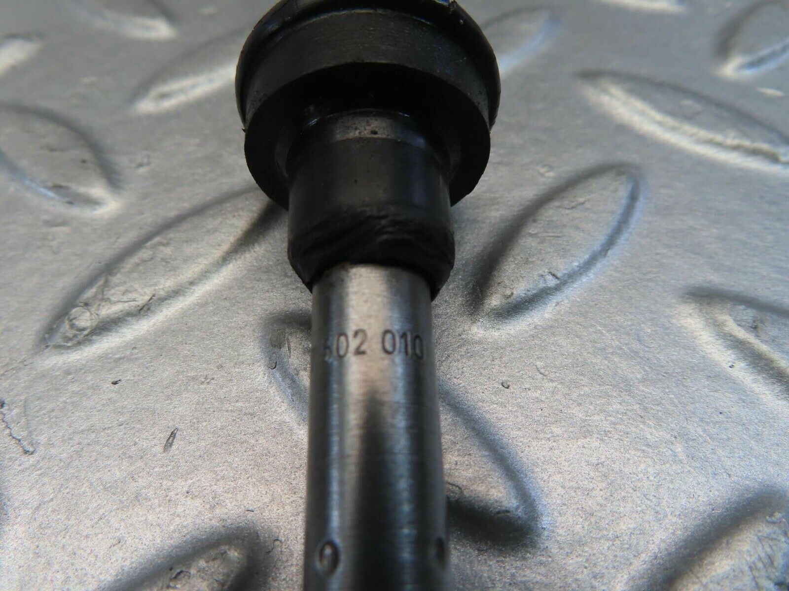 11040 Mercedes-Benz R107 W116 Fuel Injector Bosch 0437502010