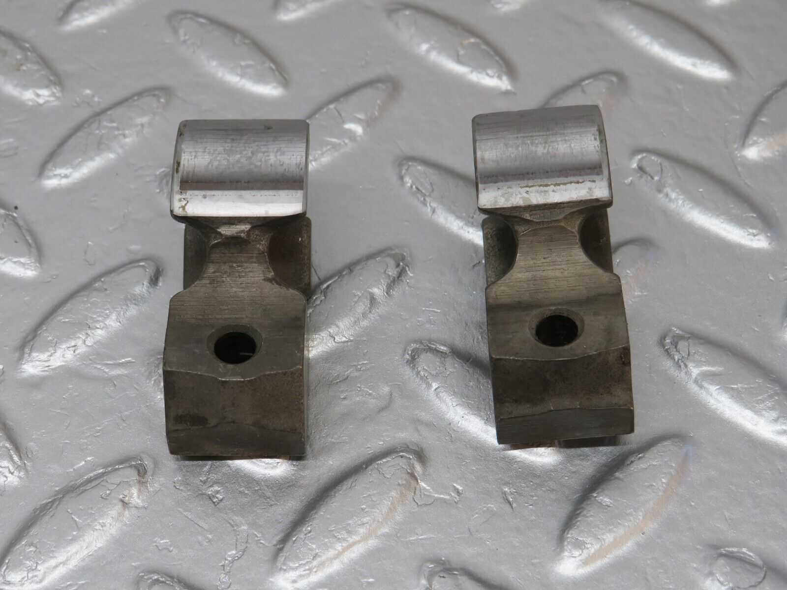 40045 Mercedes-Benz R107 350SL Rocker Arm With Valve Tappet