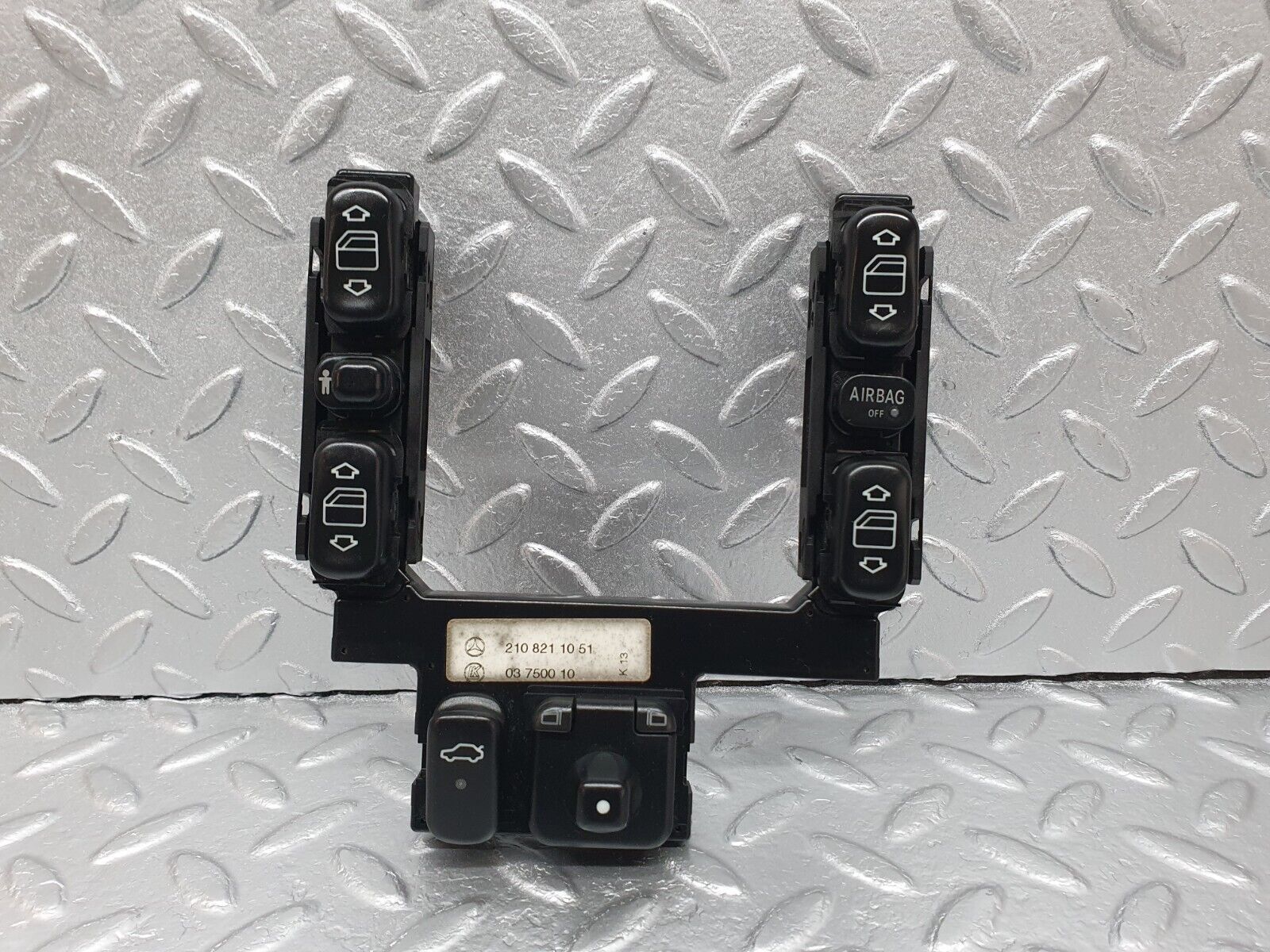 41838 Mercedes-Benz W202 C200 Electric Window Switch Control Unit 2108211051