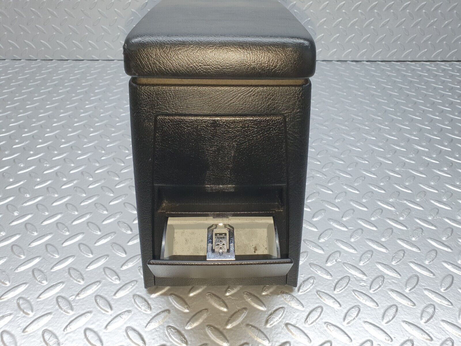 41966 Mercedes-Benz W202 C200 Centre Console Armrest Black 2026801279