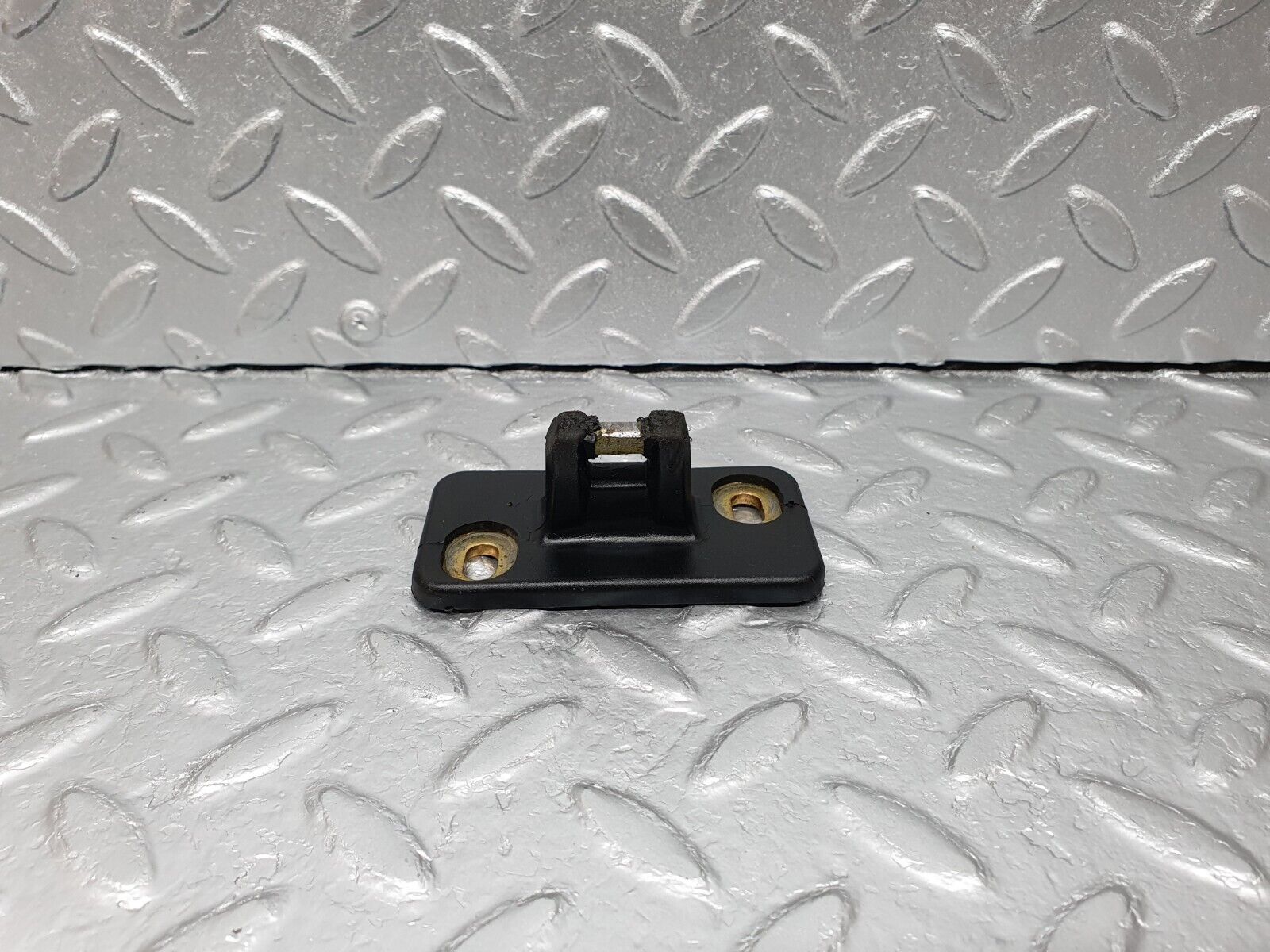41674 Mercedes-Benz W124 200E Trunk Lock Latch