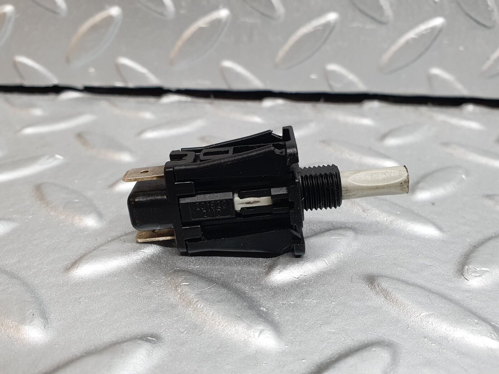 42053 Mercedes-Benz W202 C200 Door Contact Switch 2018202110