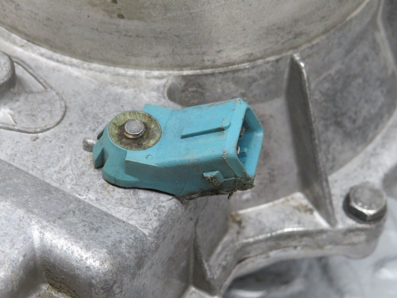 40054 Mercedes-Benz R107 350SL Air Flow Mass Meter Sensor Bosch 0438120062 1171410590