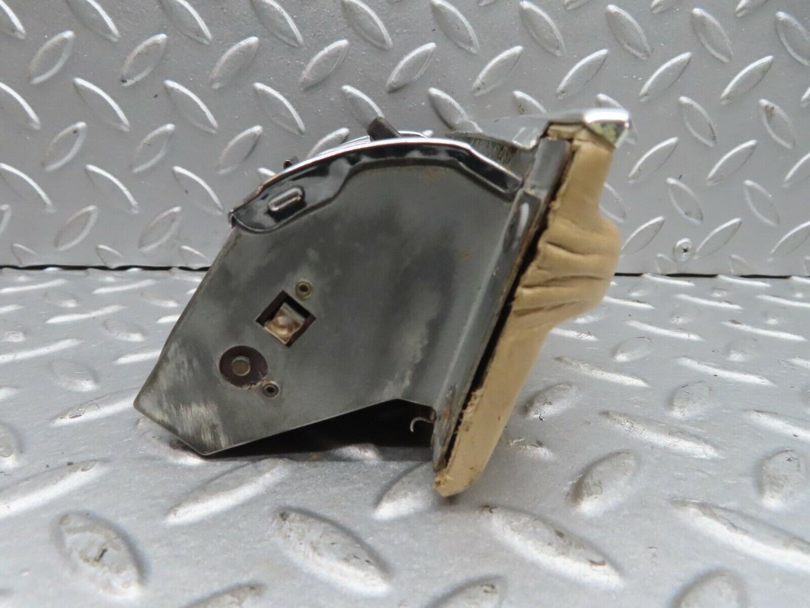 13851 Mercedes-Benz R107 450SL Centre Console Ashtray