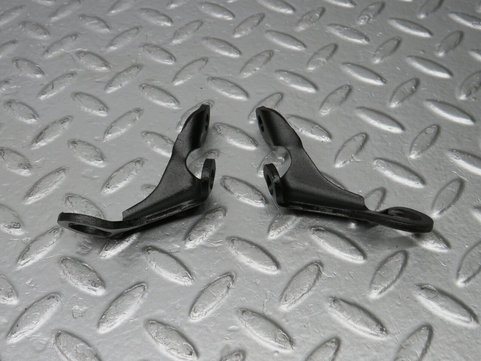 39241 Mercedes-Benz R107 500SL Engine Lifting Eyes Hooks