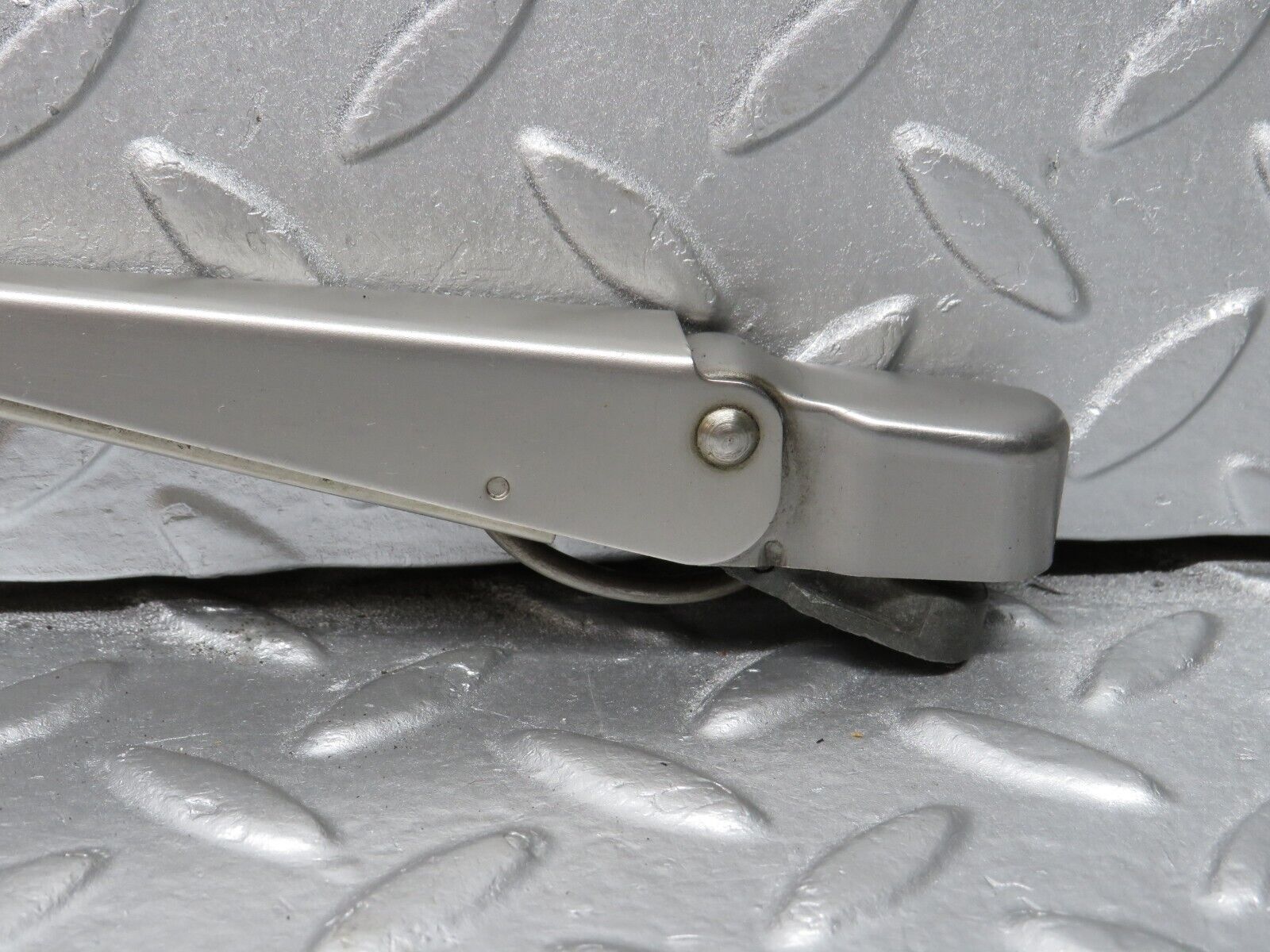 39982 Mercedes-Benz R107 350SL Windscreen Wiper Arm Left Side