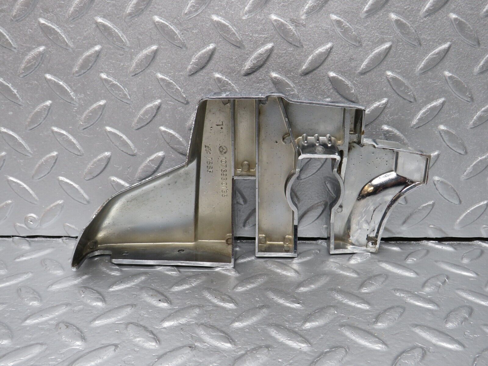 40006 Mercedes-Benz R107 350SL B Pillar Chrome Cover Left 1076930135