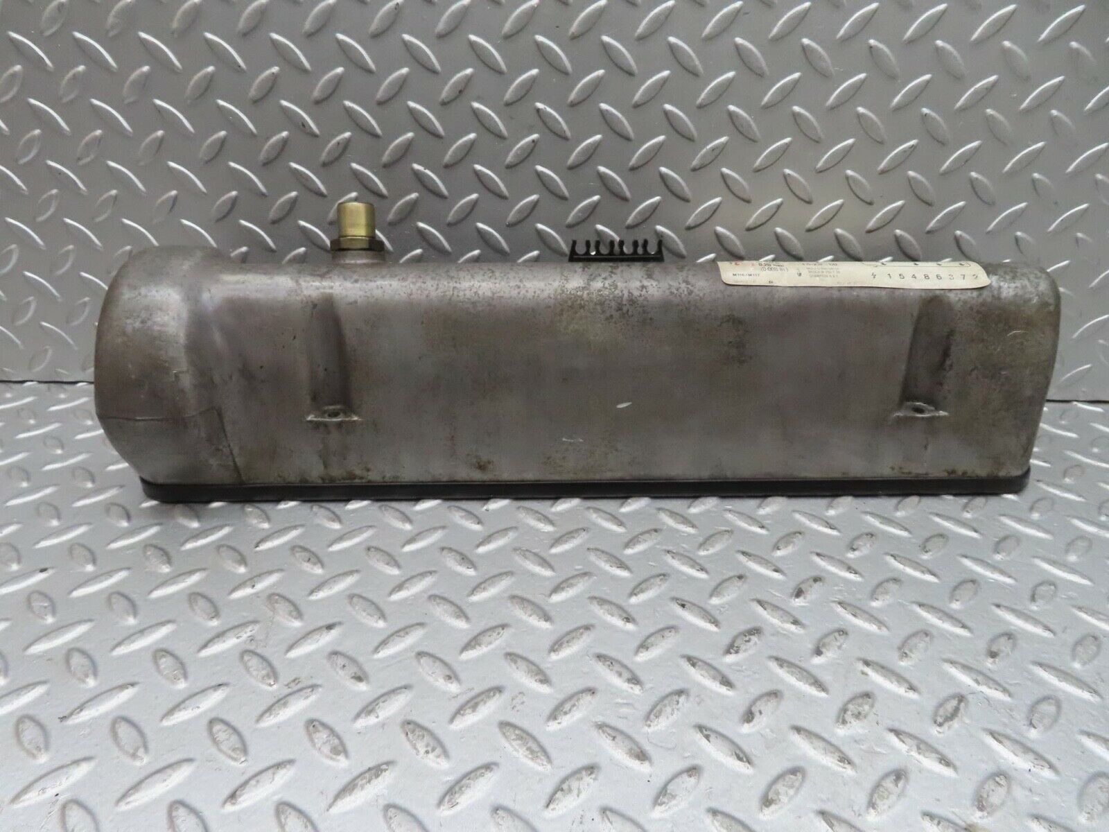 13828 Mercedes-Benz R107 450SL Cylinder Head Valve Cover Left Side 1160161805