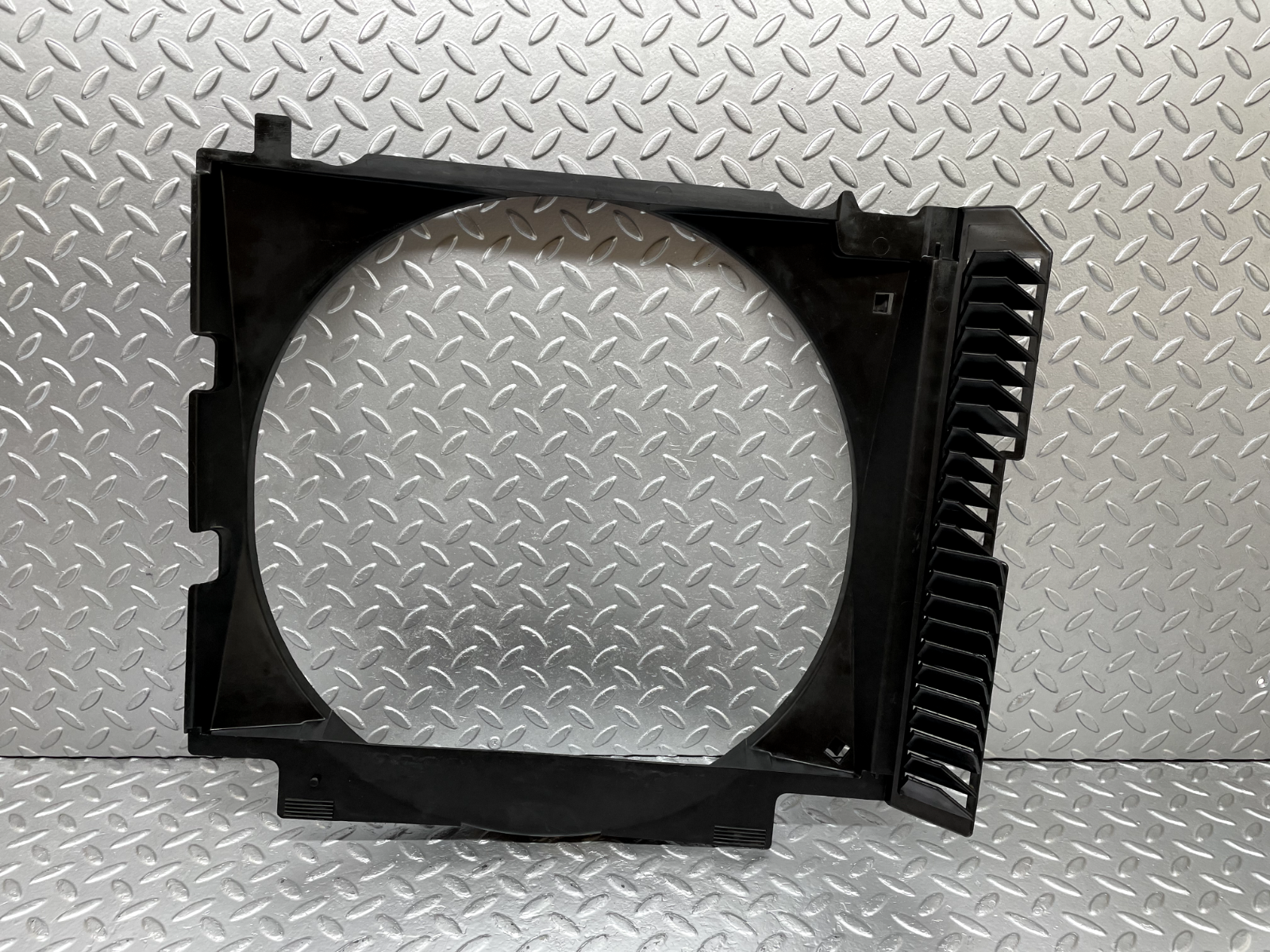 44248 Mercedes-Benz W123 280E Radiator Fan Shroud Cover 1235051655