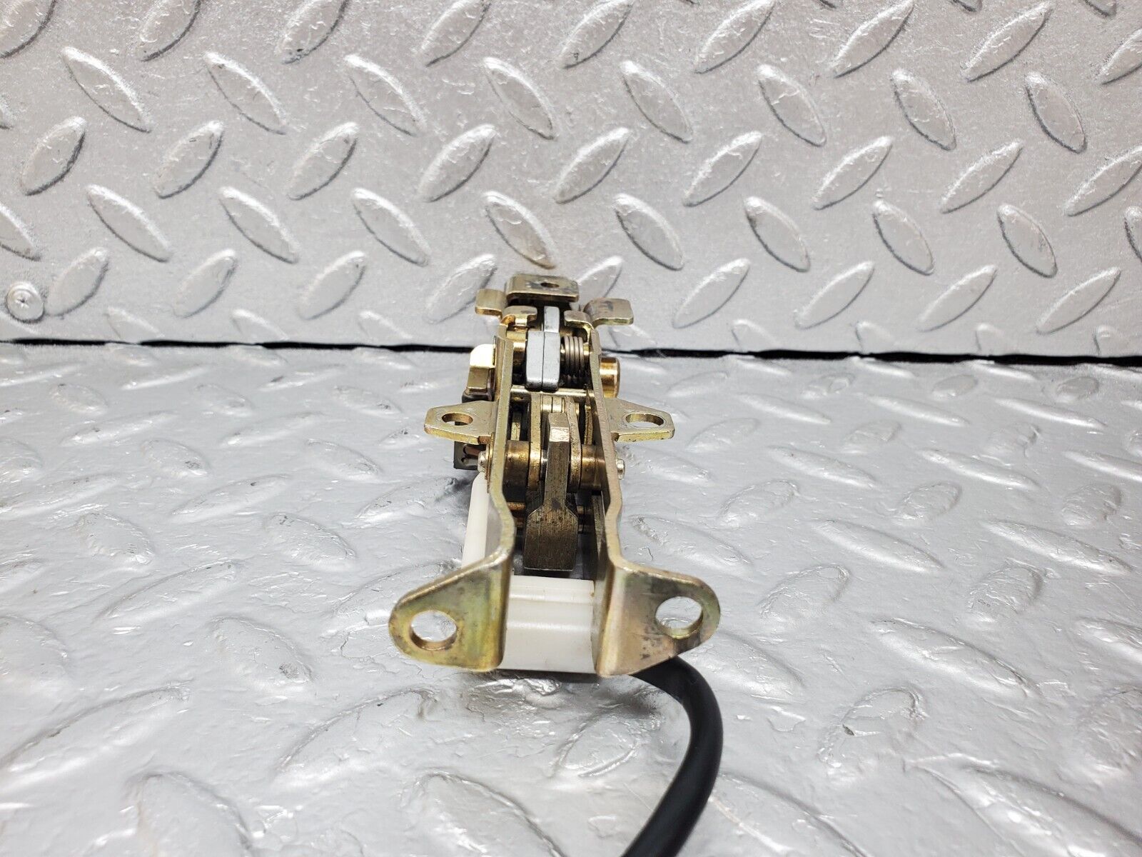 44984 Mercedes-Benz R129 300SL Coupe Soft Top Lock Latch Right Side 1298000874