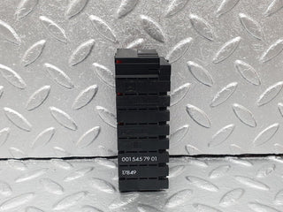 42099 Mercedes-Benz W202 C200 Fuse Box Fuse Holder 0015457901