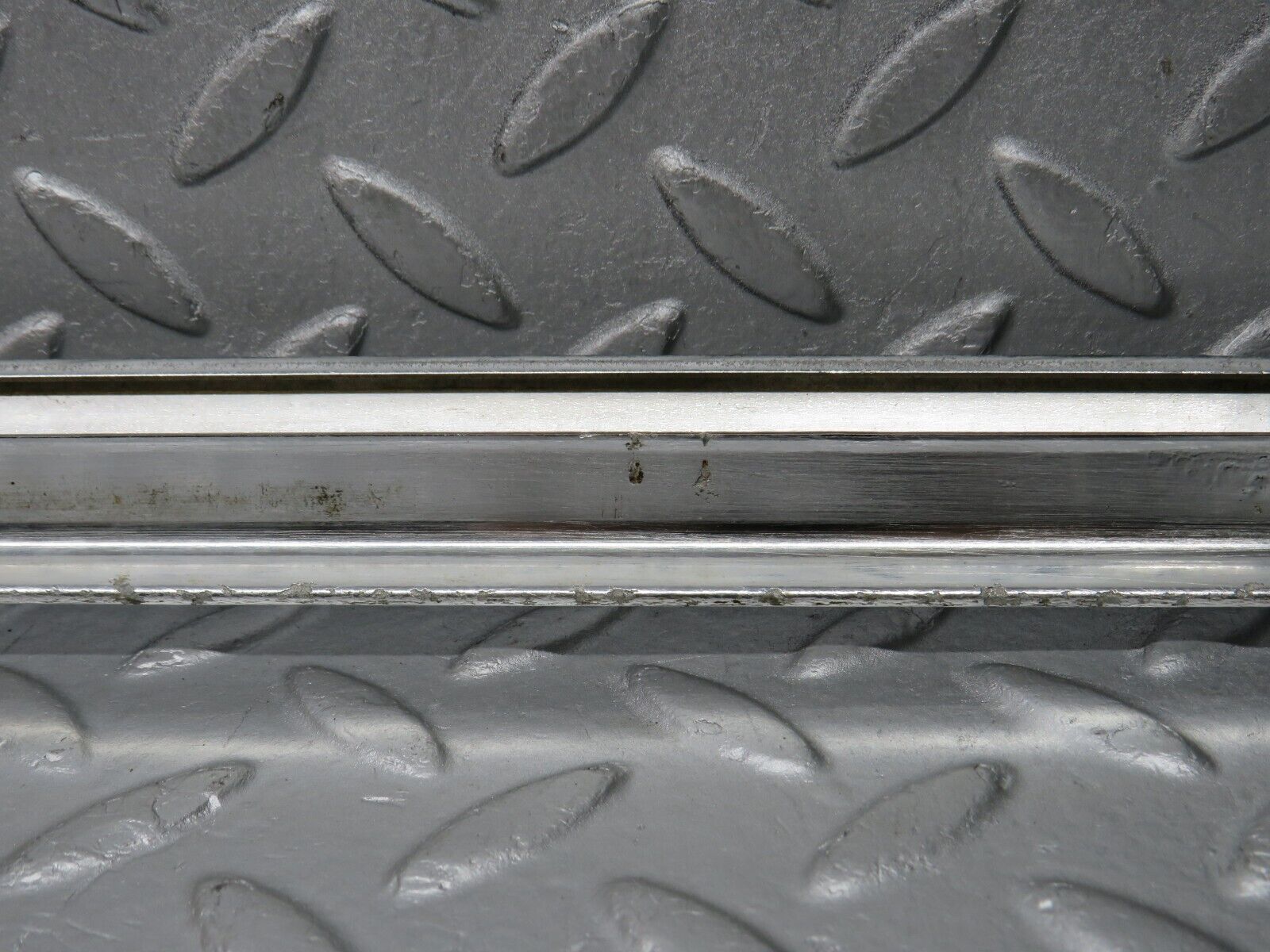 39108 Mercedes-Benz R107 500SL Left Door Chrome Trim