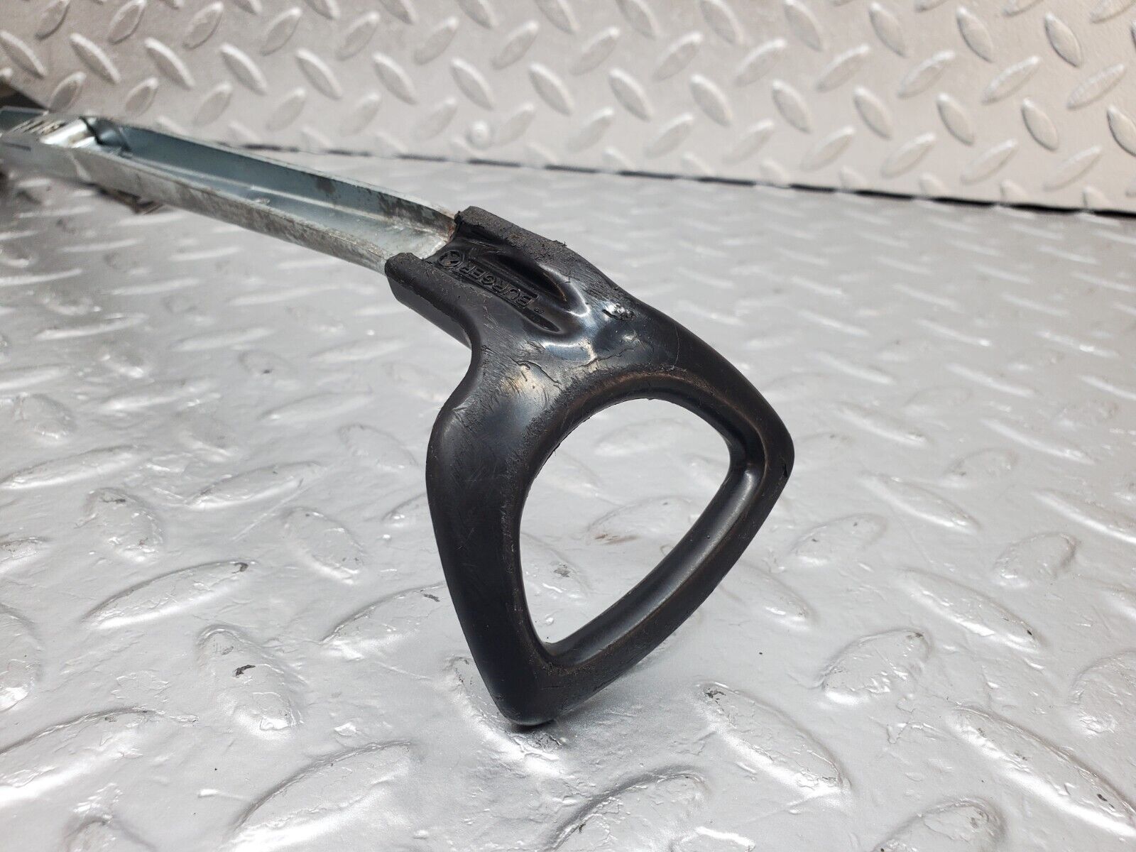 44415 Mercedes-Benz W123 280E Front Left Seat Sliding Adjust Handle
