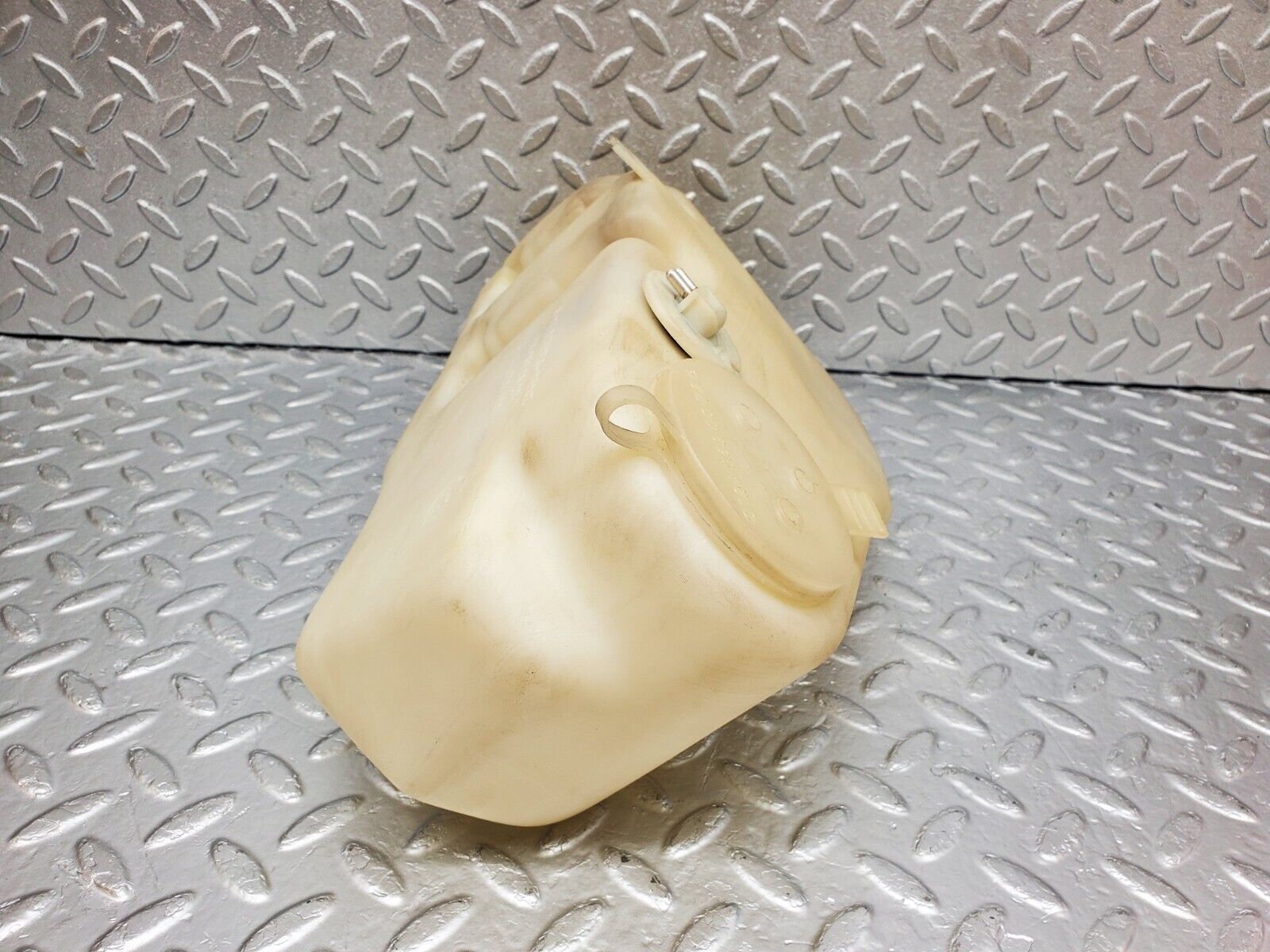 45871 Mercedes-Benz W126 420SE Windscreen Washer Fluid Reservoir 1268690620 1248690072