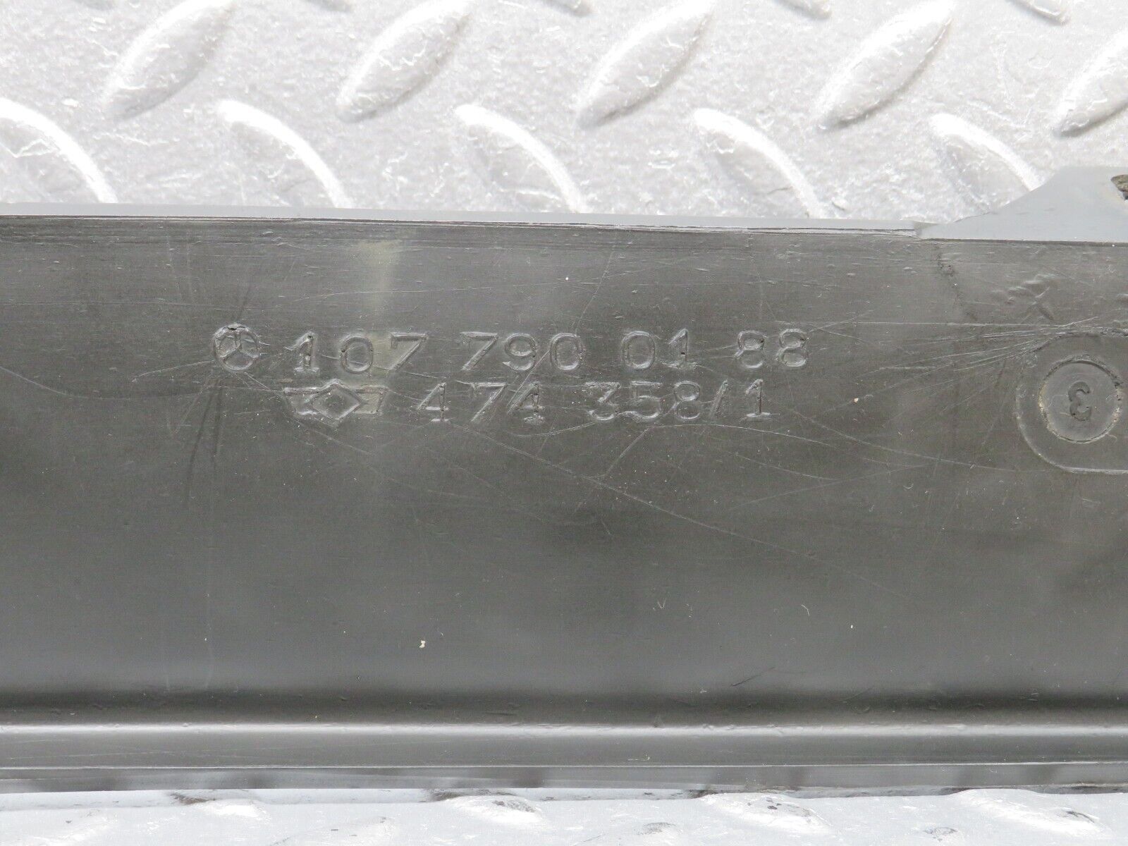 40085 Mercedes-Benz R107 350SL Front Plastic Grill Spoiler 1077900188