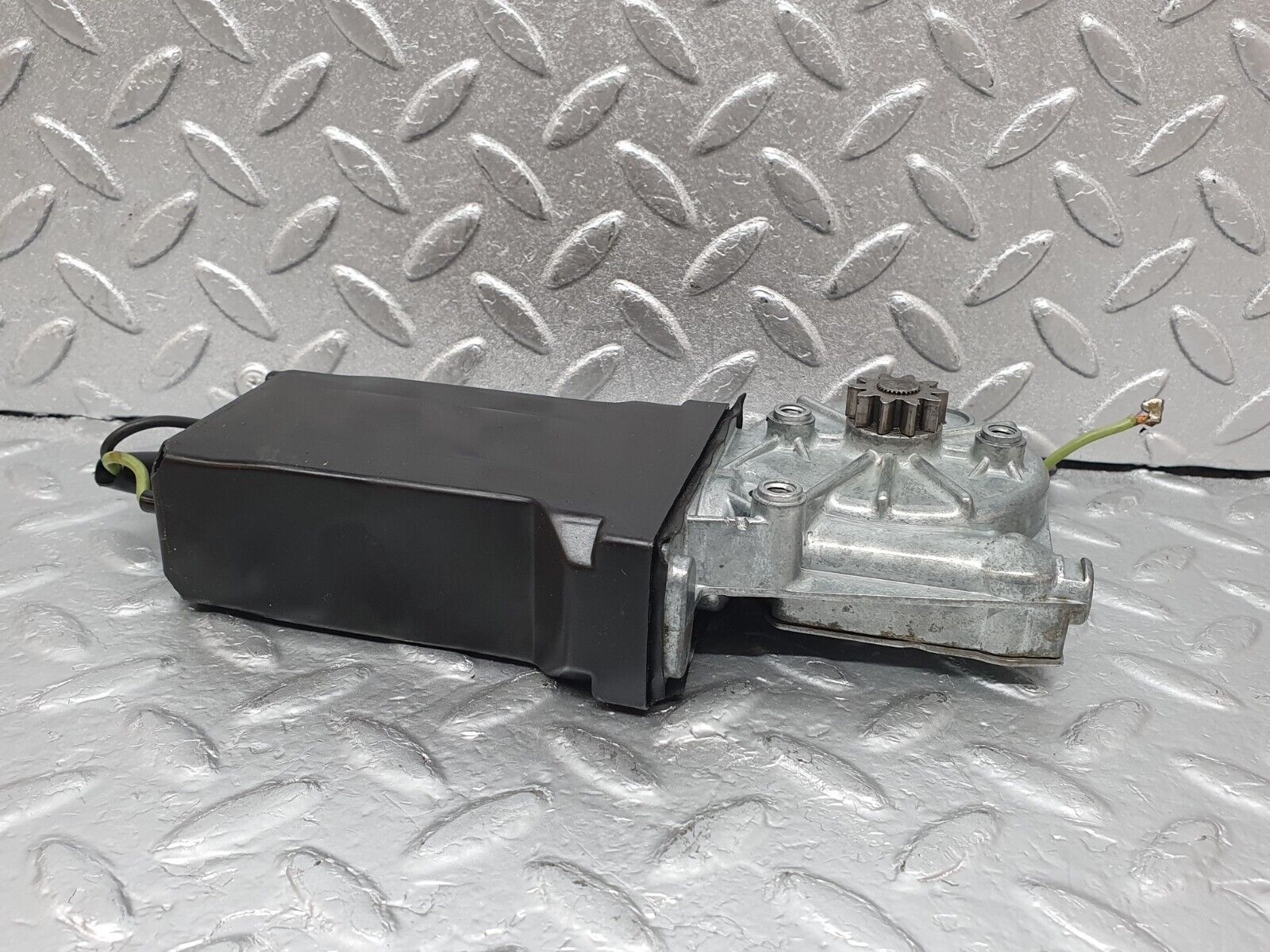44146 Mercedes-Benz C123 230CE Coupe Front Right Window Regulator Motor 0130820057