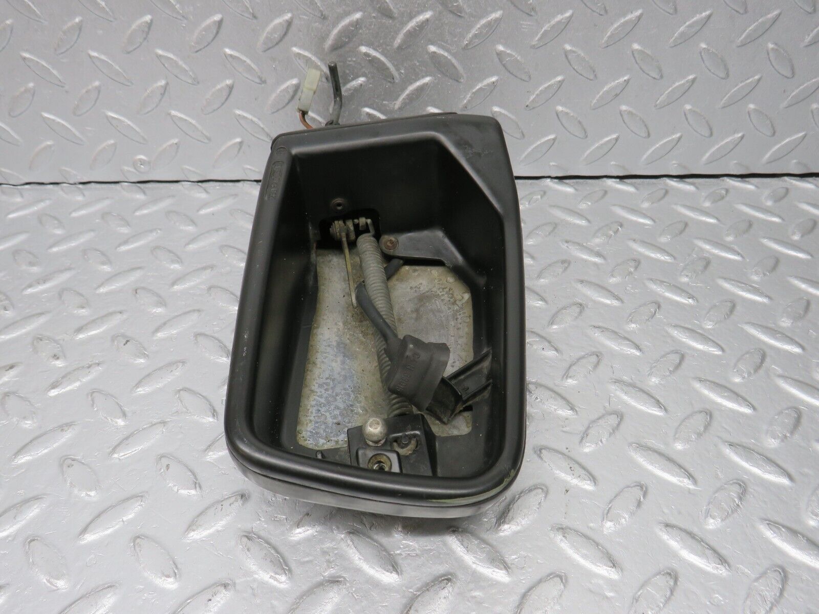 39296 Mercedes-Benz R107 500SL Right Wing Mirror 1078110461