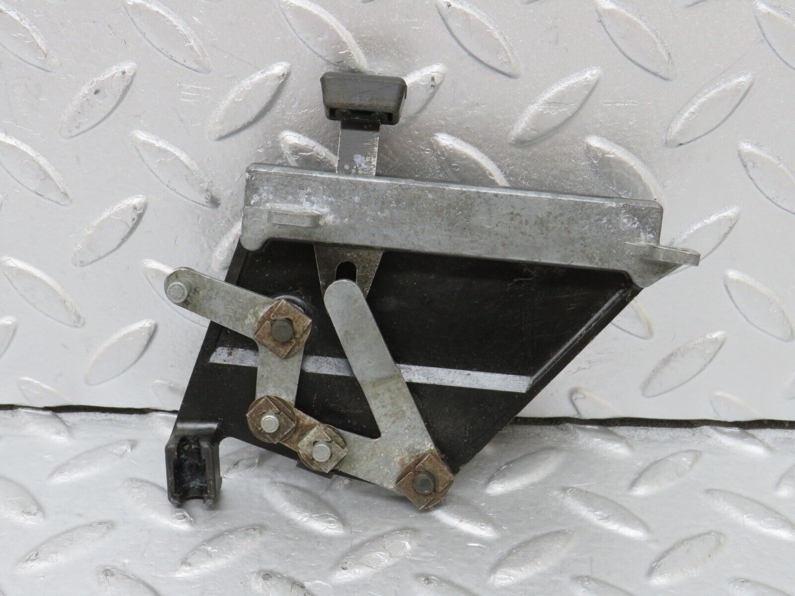 35540 Mercedes-Benz R107 280SL Air Vent Control Lever Right 1078300485