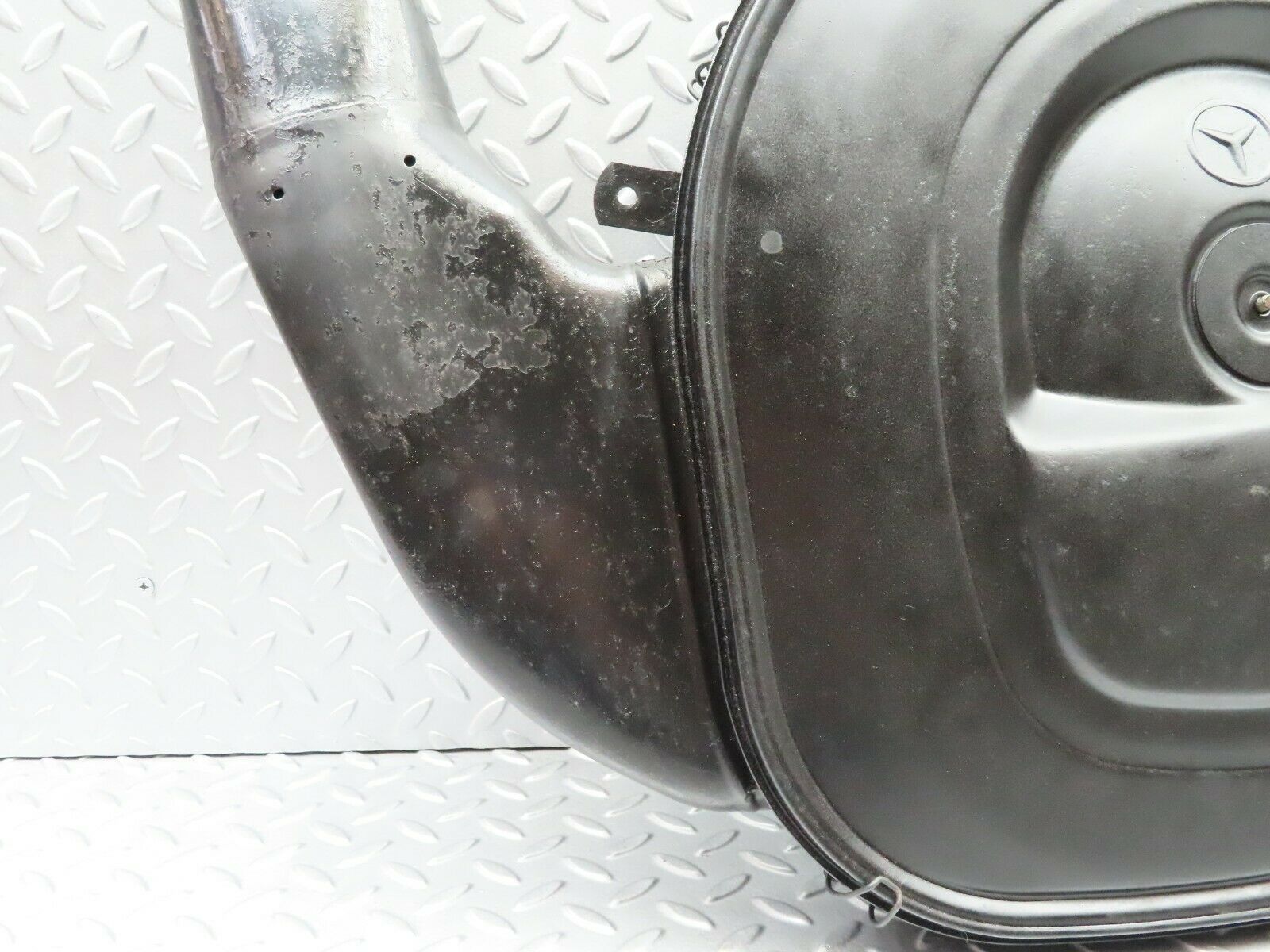 5188 Mercedes-Benz R107 350SL Air Filter Housing 4517485106