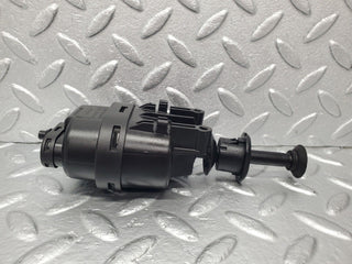 46950 Mercedes-Benz R129 320SL Coupe Trunk Lock Vacuum Actuator 1298003075 1298000025