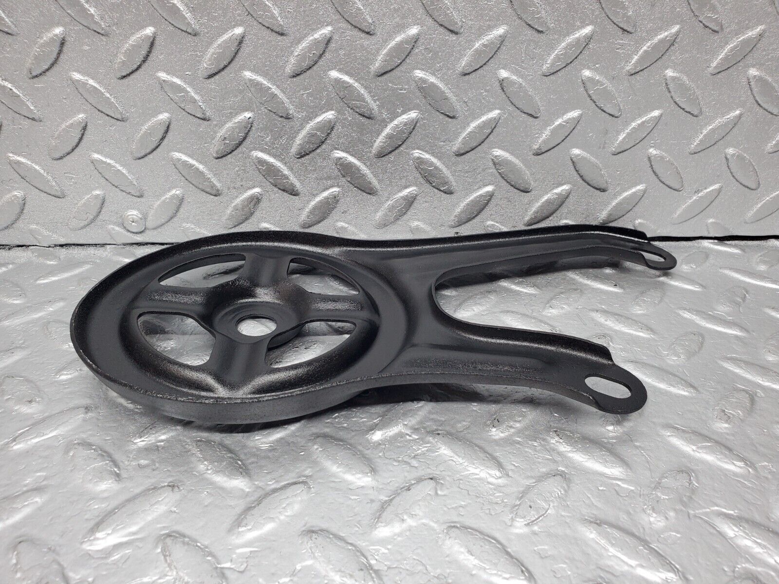 45920 Mercedes-Benz W126 420SE Rear Suspension Axle Mounting Bracket 2x