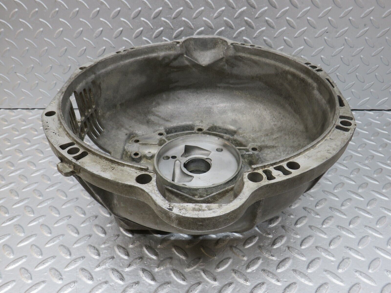 36405 Mercedes-Benz R107 450 Automatic Gearbox Bell Housing 722.002 1162570201